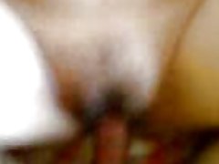 Sri Lankas tamil mor med melk puppene