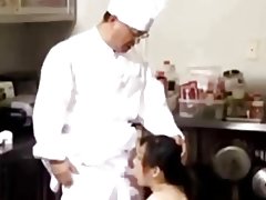 Kinesisk restaurant cook fucks varme milf servitør